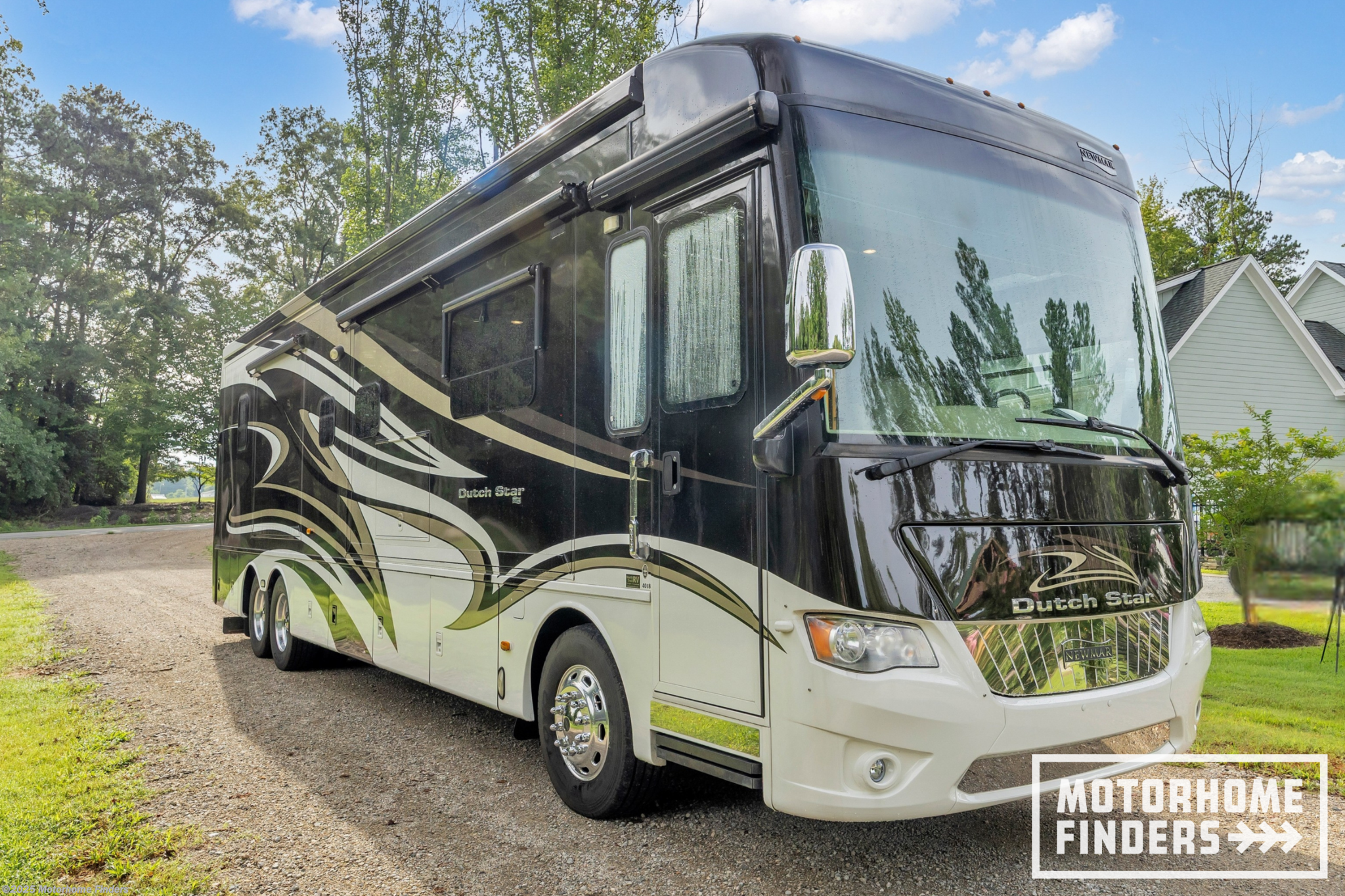 Used 2015 Newmar Dutch Star 4018 available in Holly Springs, North Carolina