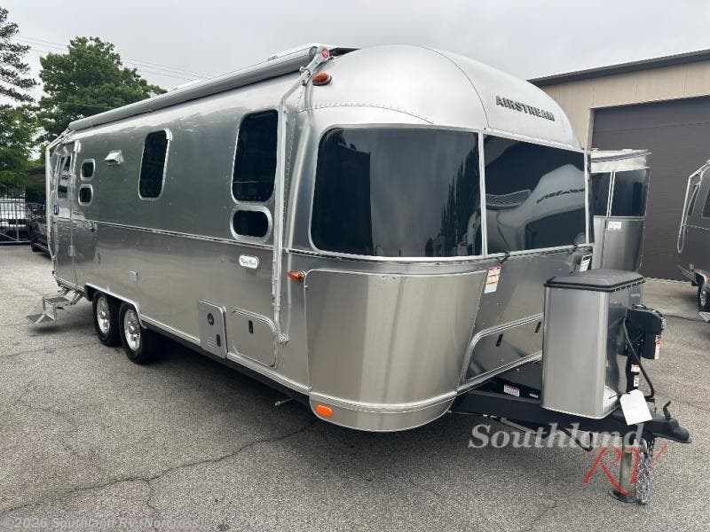 New 2026 Airstream Flying Cloud 25FB Twin available in Norcross, Georgia