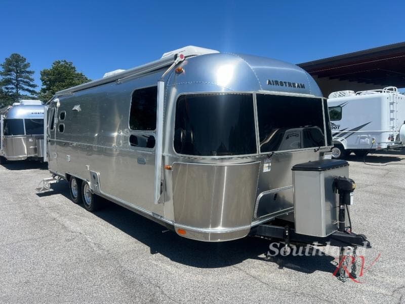 Used 2021 Airstream Globetrotter 27FB Queen available in Norcross, Georgia