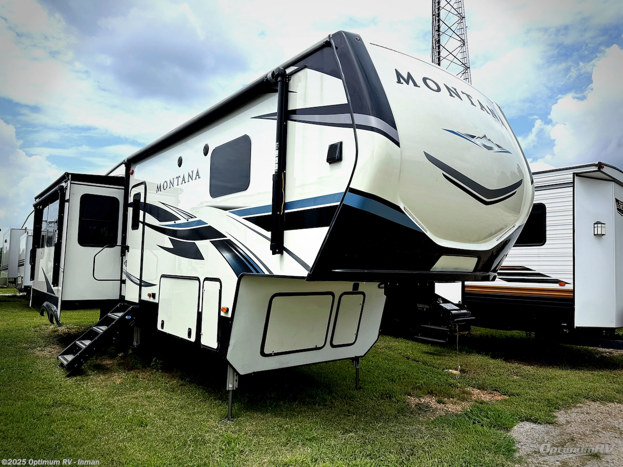 Used 2021 Keystone Montana 3121RL available in Inman, South Carolina