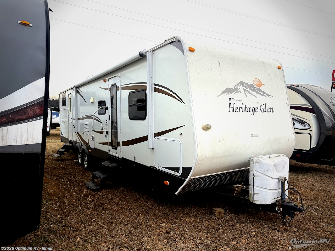 Used 2011 Forest River Wildwood Heritage Glen 312QBUD available in Inman, South Carolina