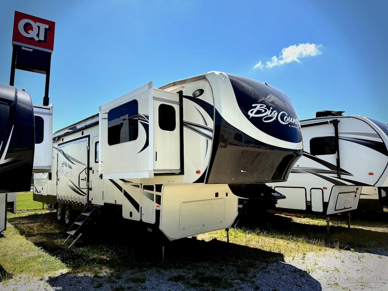 Used 2016 Heartland Big Country 3900FLP available in Inman, South Carolina
