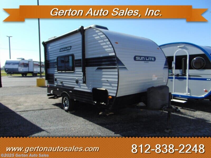 Used 2021 Sunset Park RV Sun Lite Classic 16BH available in Mt. Vernon, Indiana