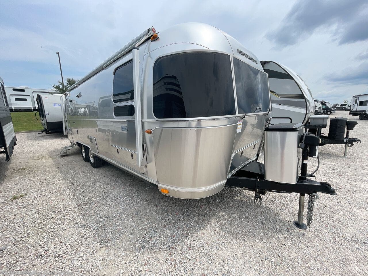 Used 2020 Airstream Globetrotter 27FB Twin available in Lexington, South Carolina