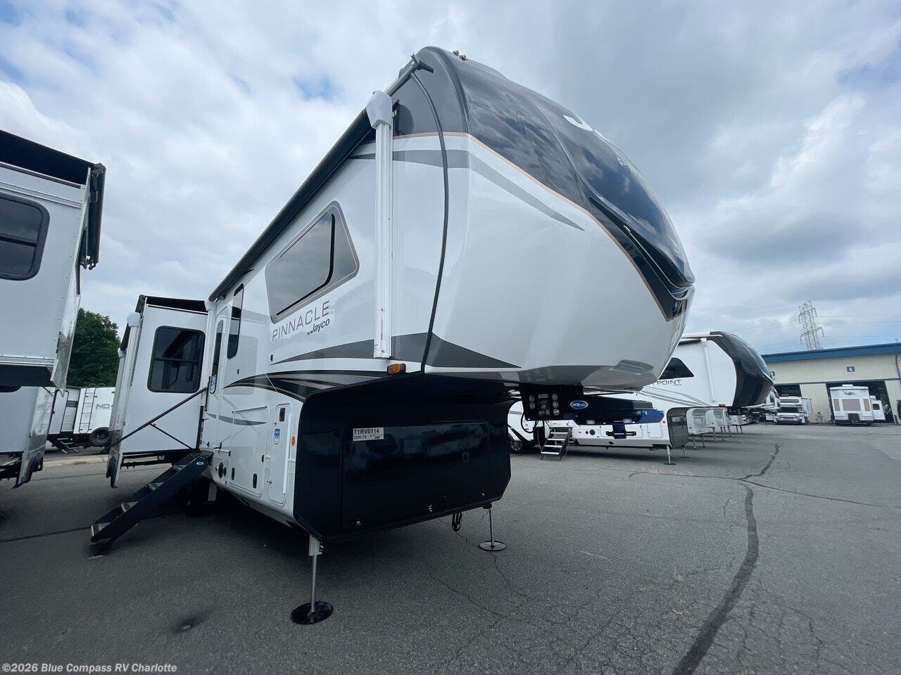 New 2026 Jayco Pinnacle 32RLTS available in Concord, North Carolina