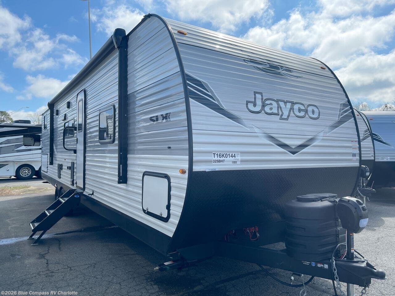 New 2026 Jayco Jay Flight SLX 325BHT available in Concord, North Carolina
