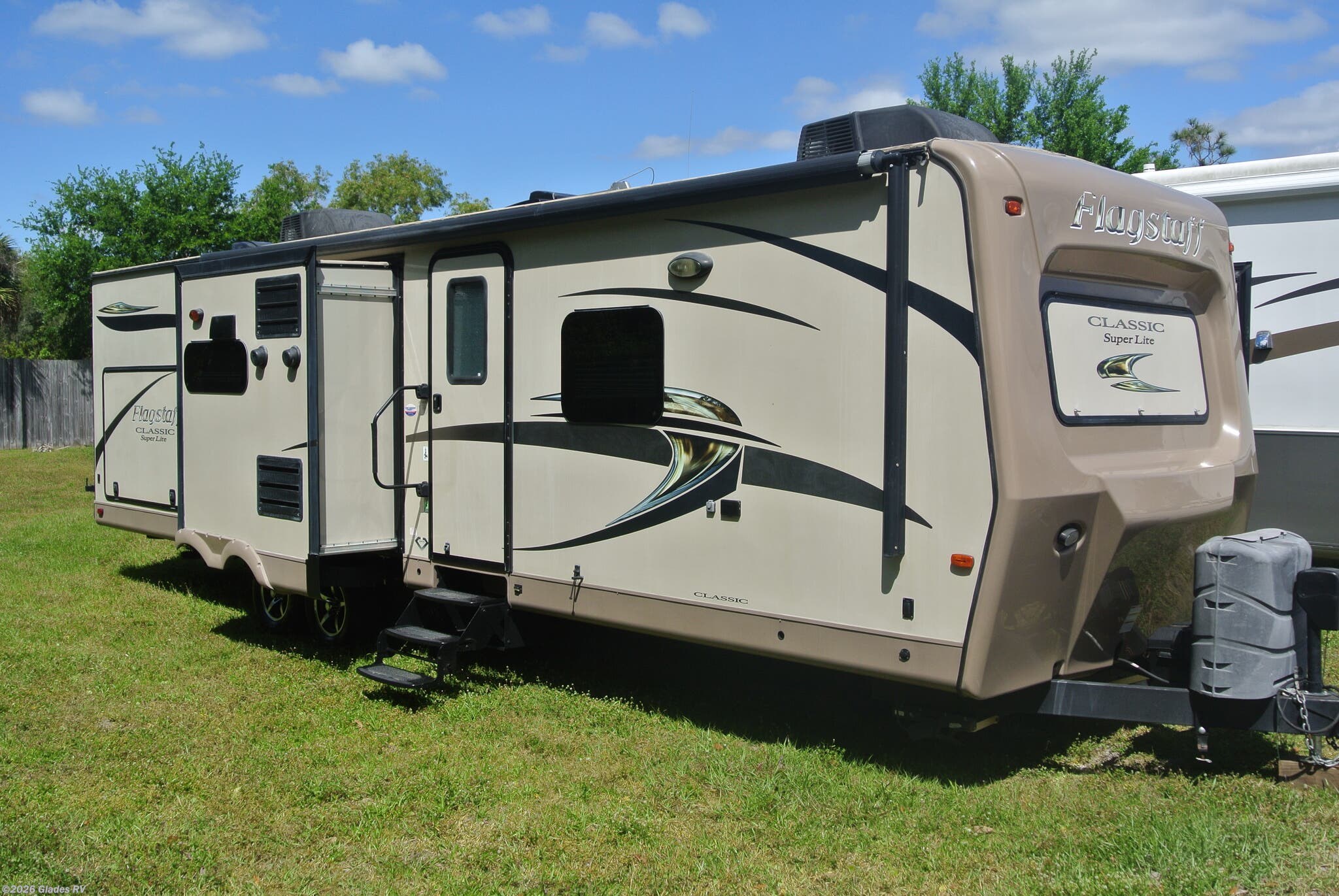 Used 2016  Forest River Flagstaff Classic Super Lite 829IKRBS by Forest River from Glades RV in Fort Myers, FL