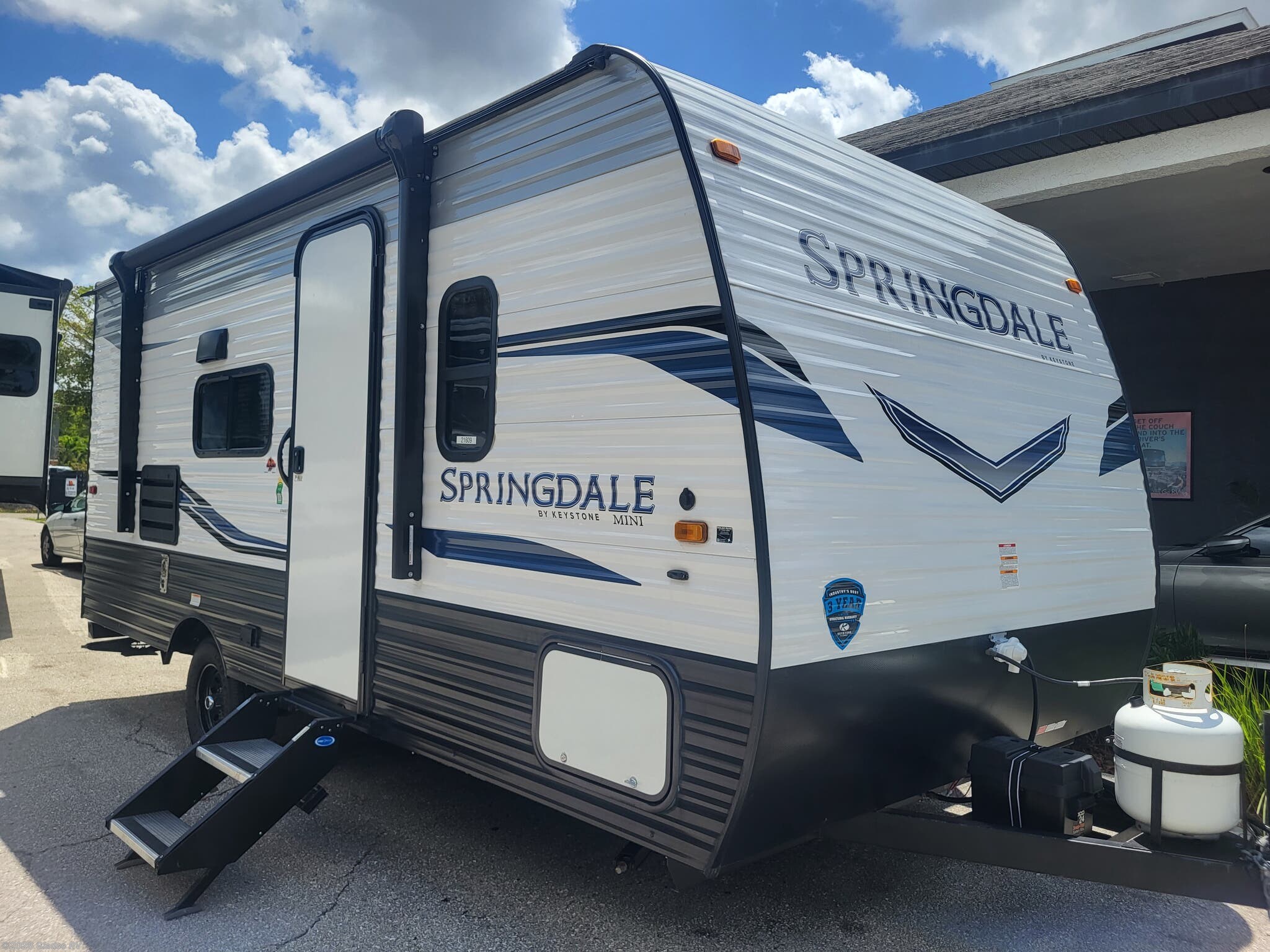 Used 2022  Keystone Springdale 1760BH by Keystone from Glades RV in Fort Myers, FL