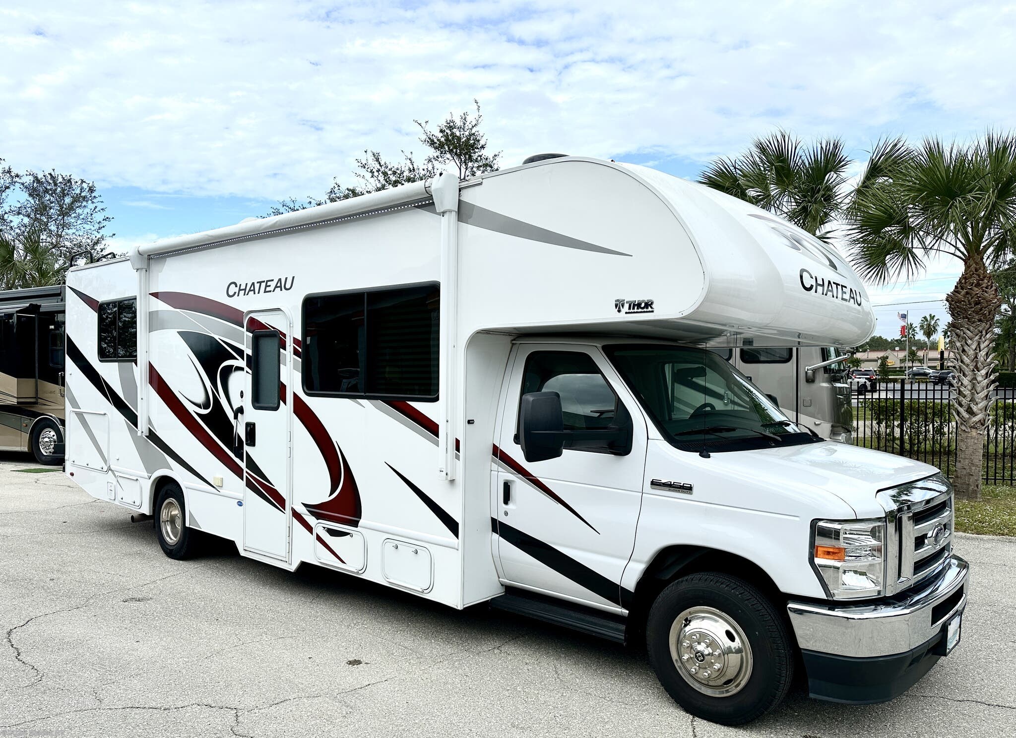 Used 2021  Thor Motor Coach Chateau 28Z by Thor Motor Coach from Glades RV in Fort Myers, FL