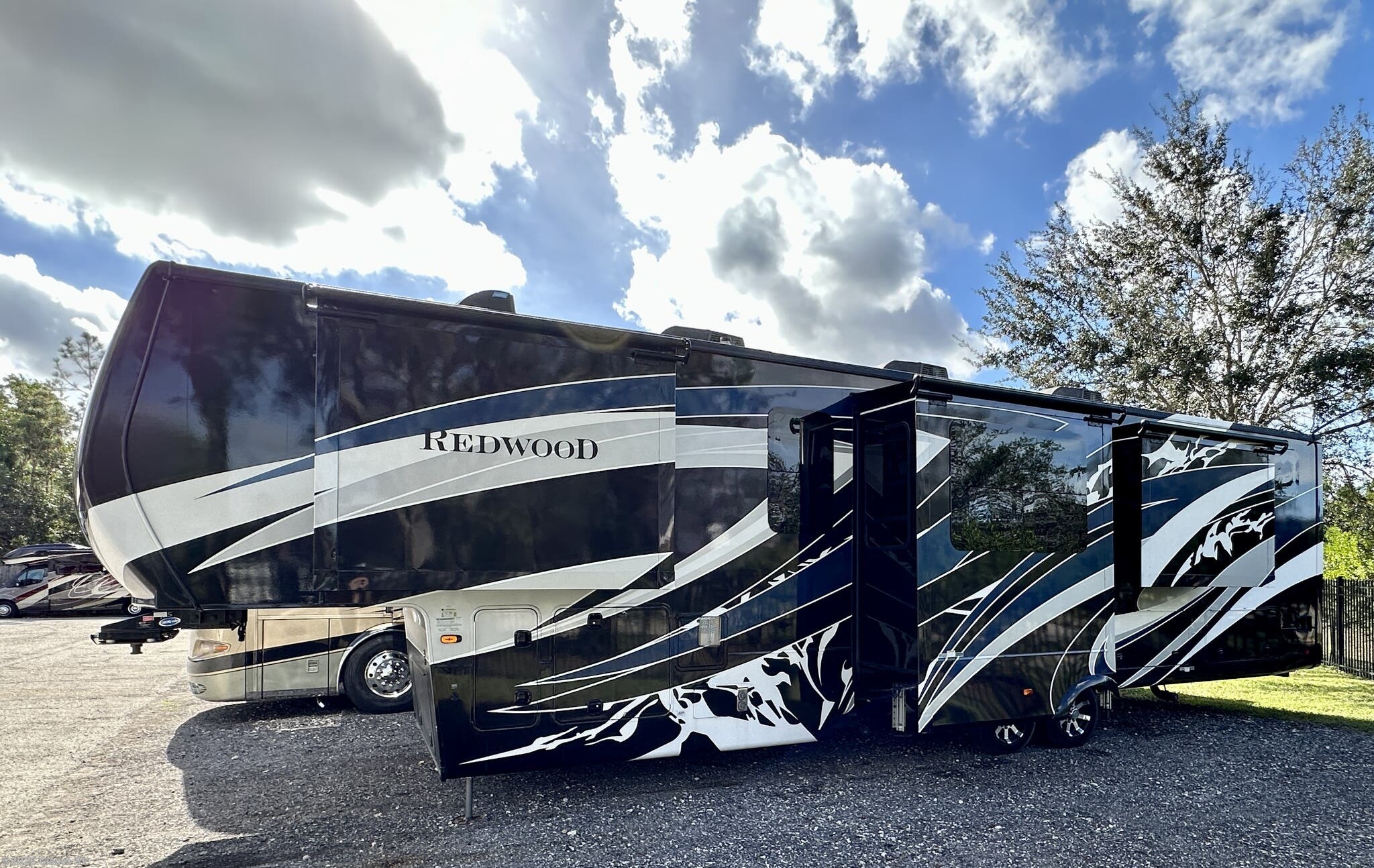 Used 2020 CrossRoads Redwood RW3981FK available in Fort Myers, Florida