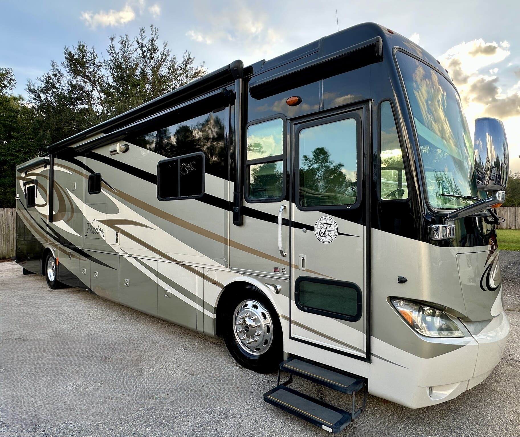 Used 2011  Tiffin Phaeton 40 QTH by Tiffin from Glades RV in Fort Myers, FL