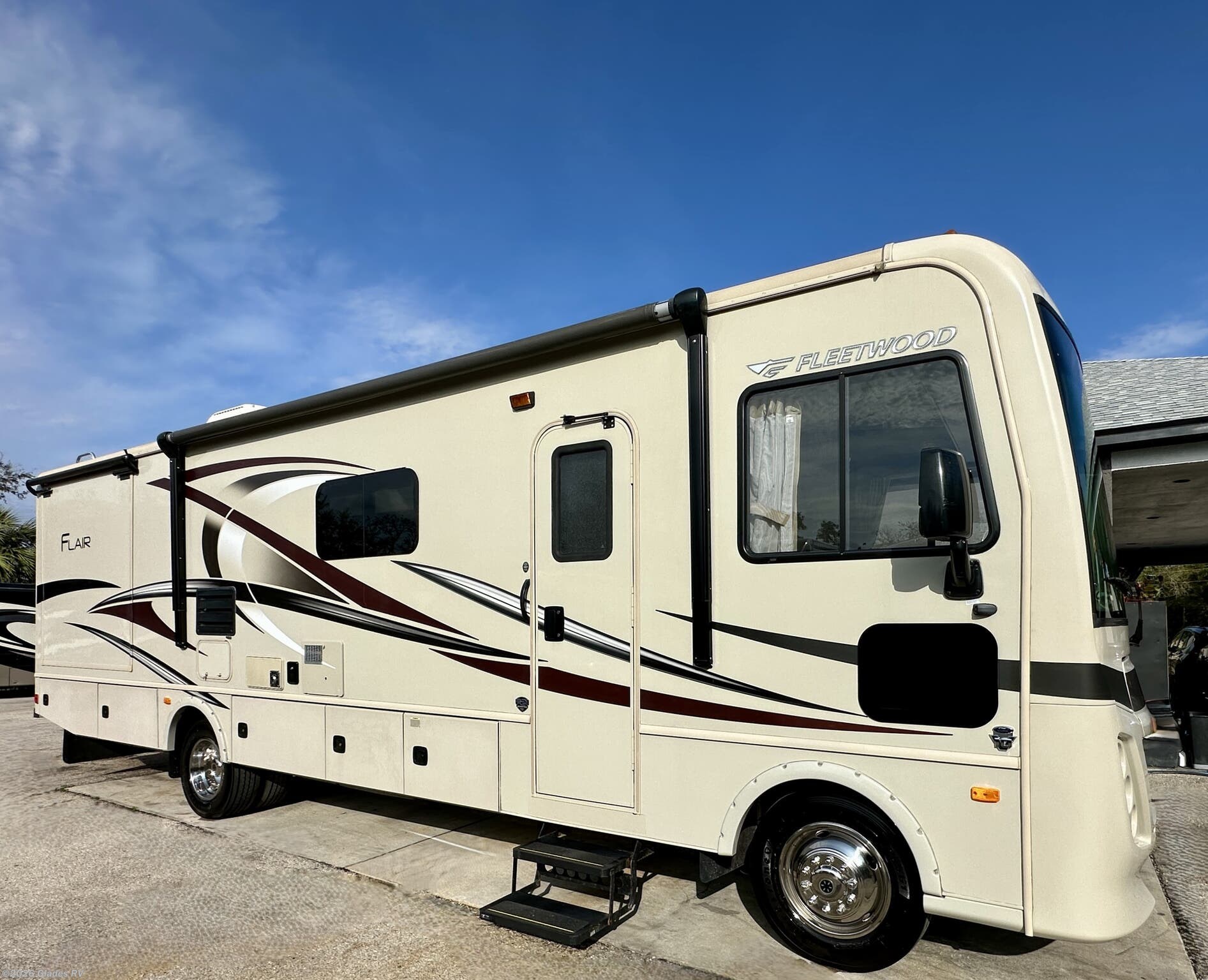 Used 2017  Fleetwood Flair 31A by Fleetwood from Glades RV in Fort Myers, FL