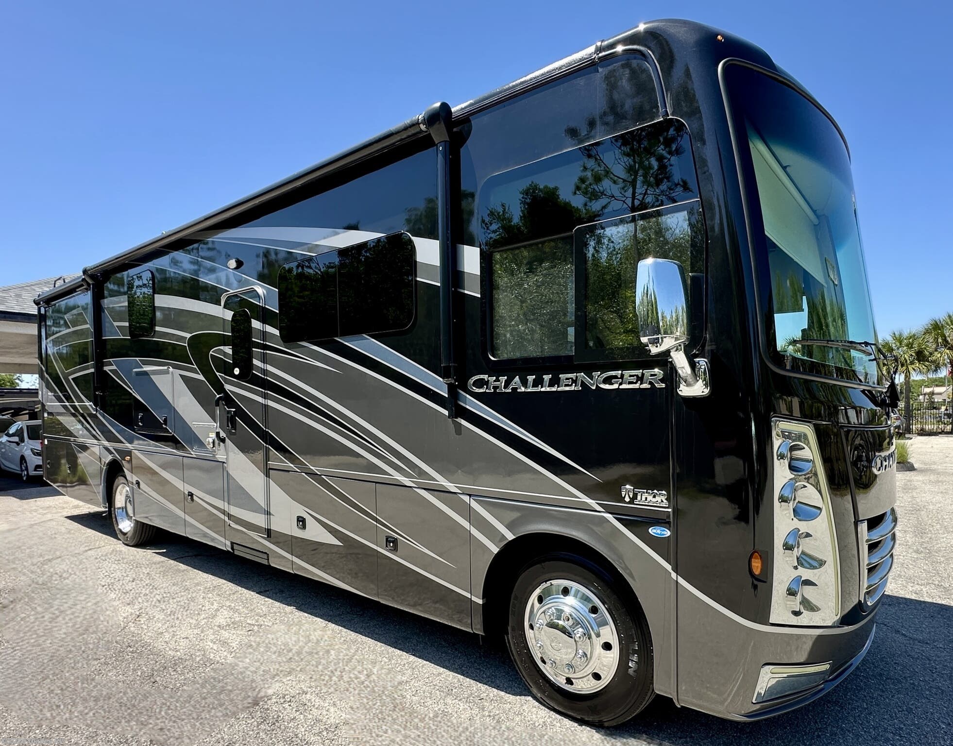 Used 2023  Thor Motor Coach Challenger 36FA by Thor Motor Coach from Glades RV in Fort Myers, FL
