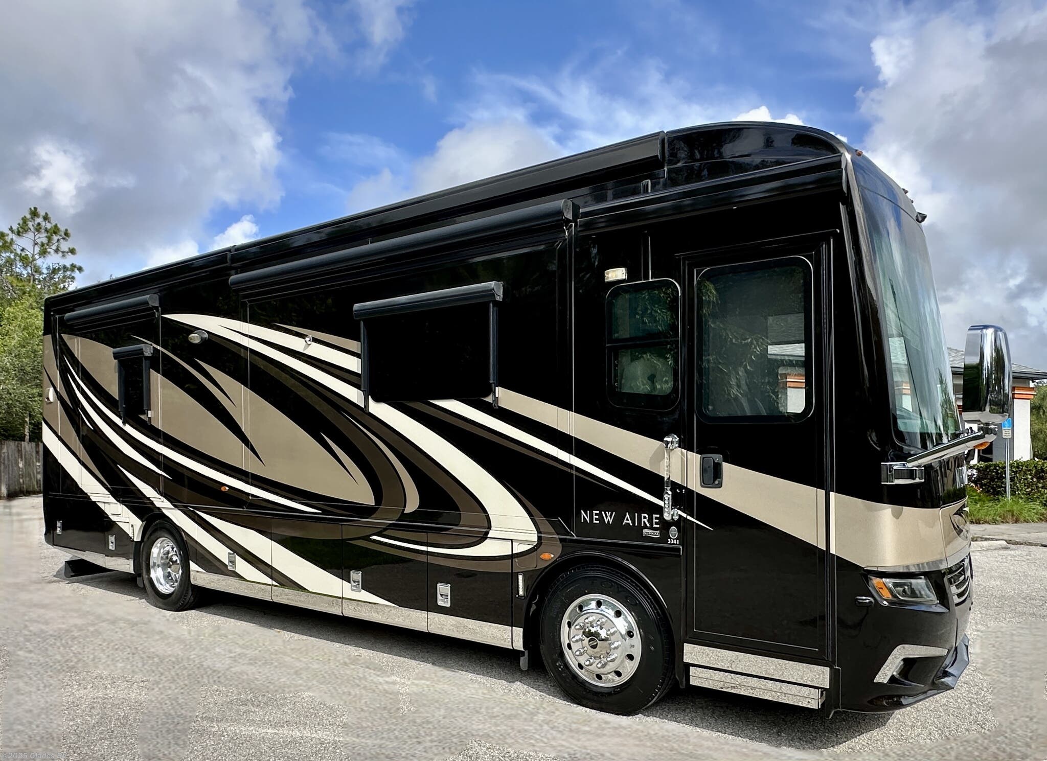 Used 2019 Newmar New Aire 3341 available in Fort Myers, Florida