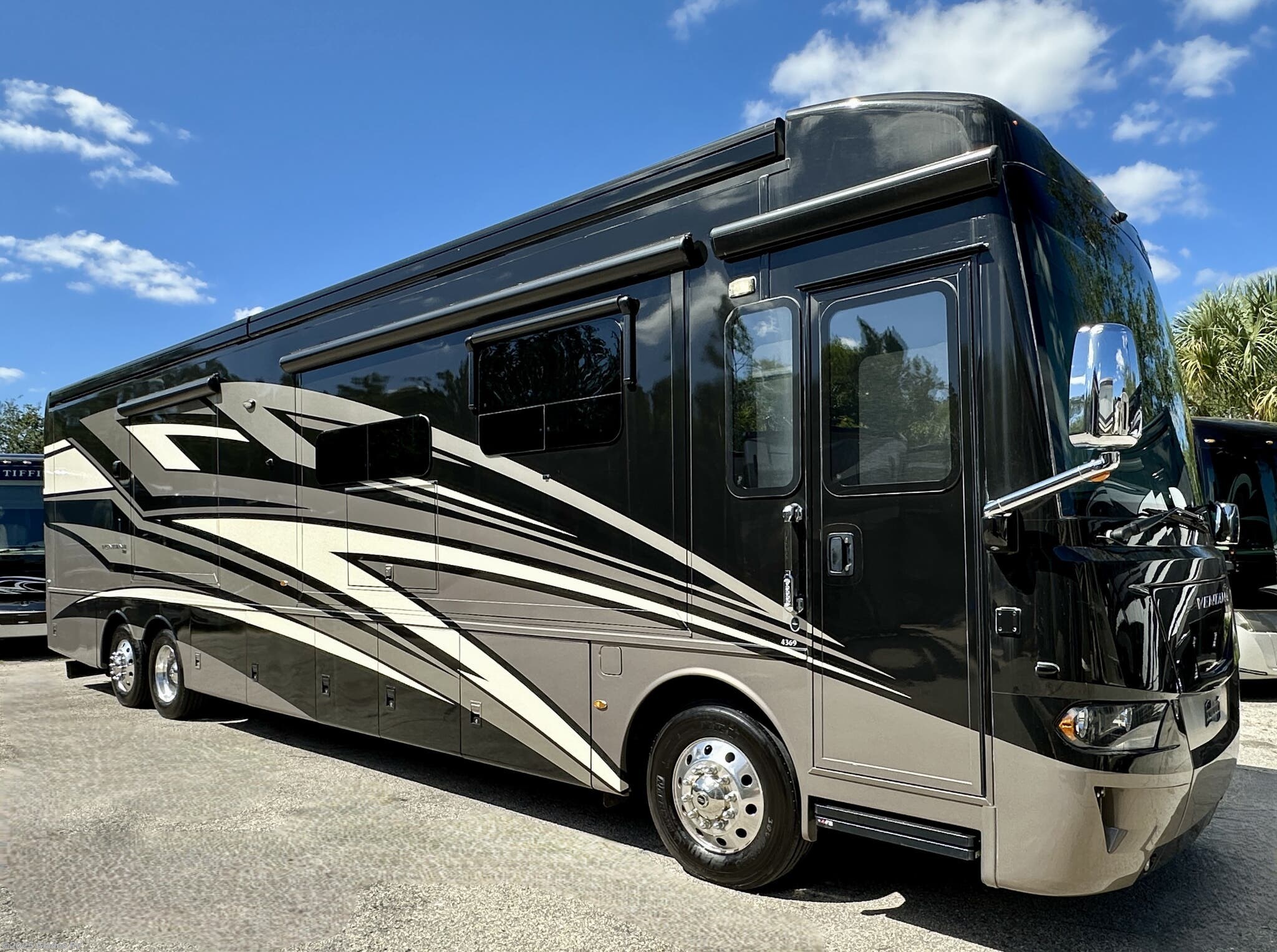 Used 2020 Newmar Ventana 4369 available in Fort Myers, Florida