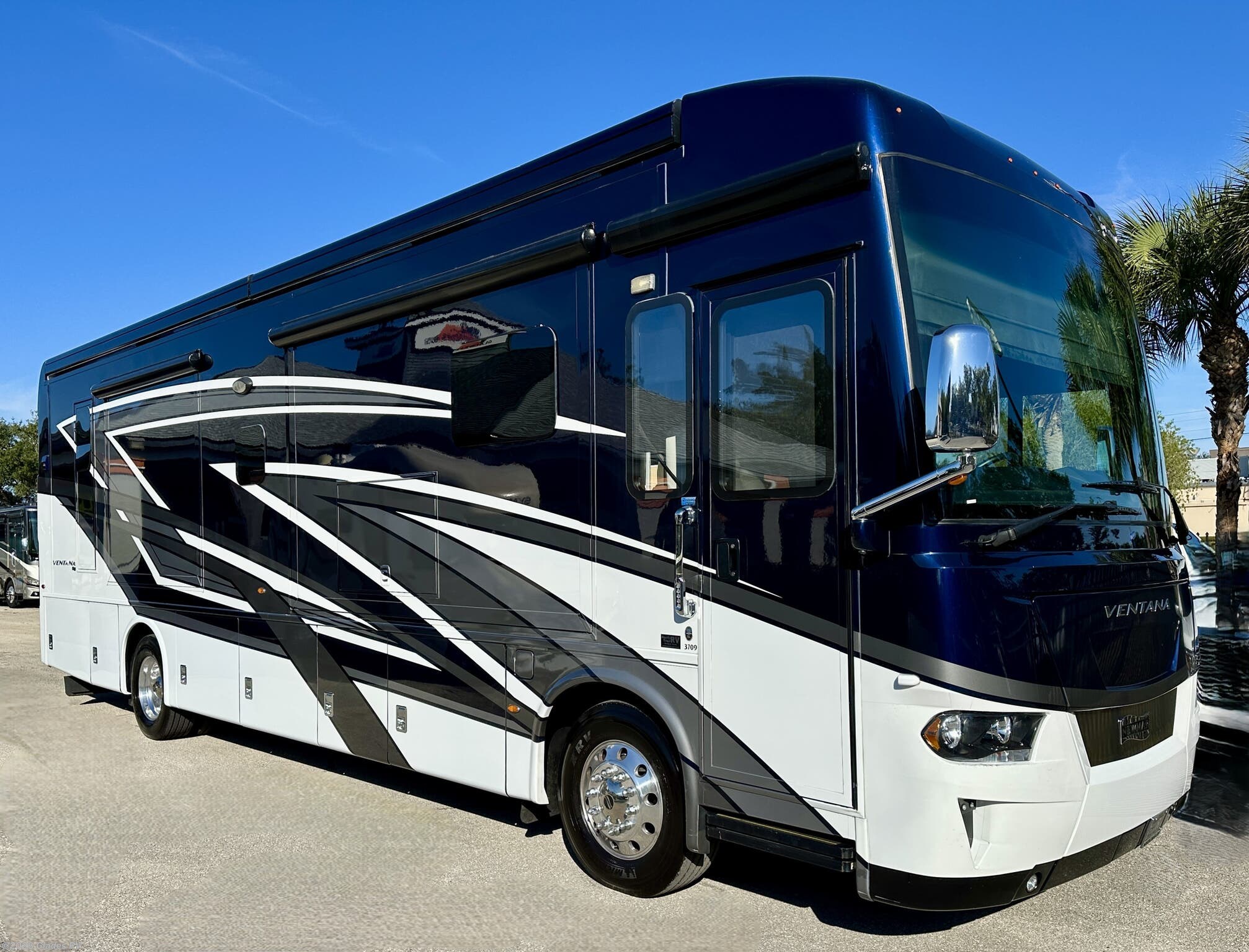 Used 2022 Newmar Ventana 3709 available in Fort Myers, Florida