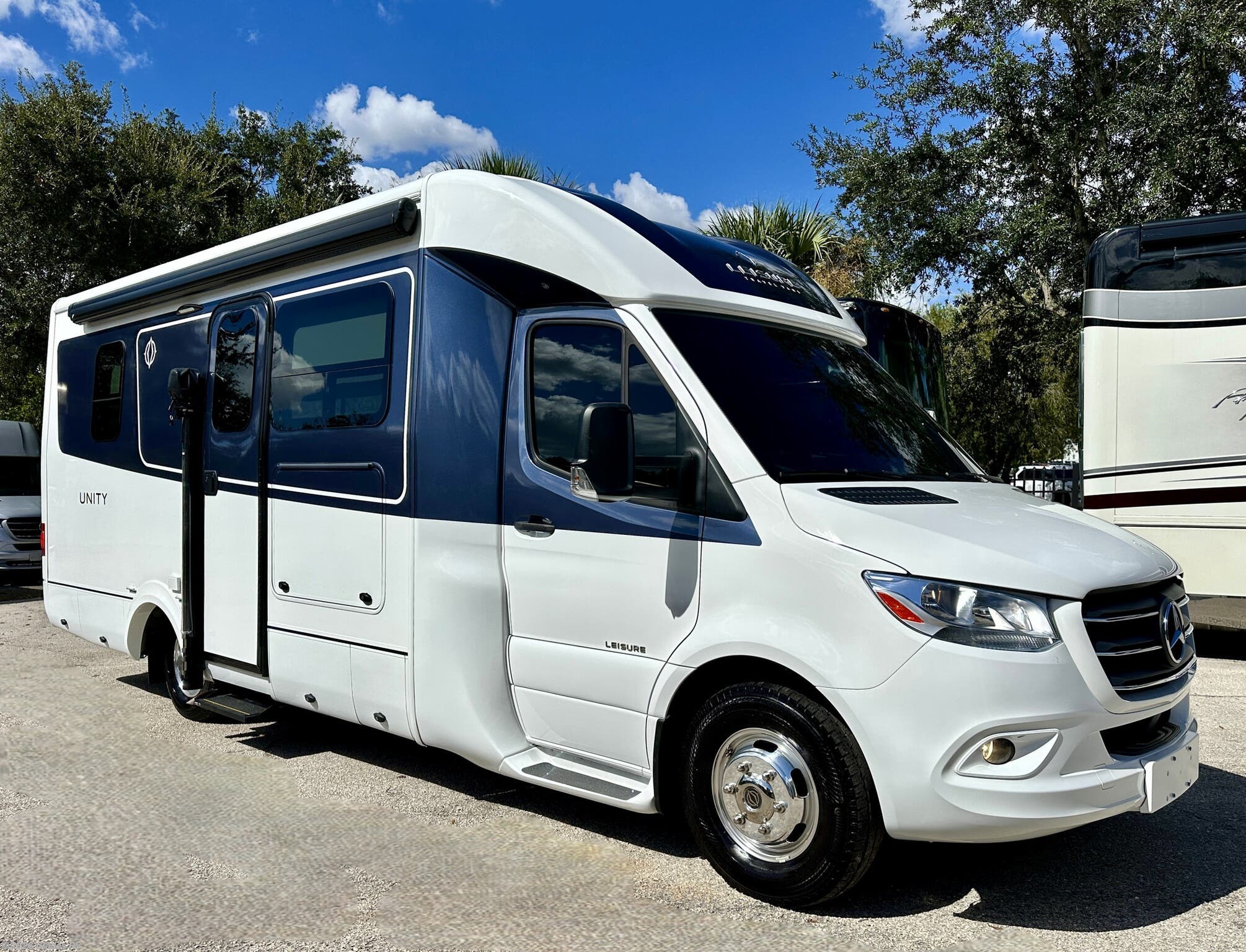 Used 2024  Leisure Travel Unity U24MBL by Leisure Travel from Glades RV in Fort Myers, FL