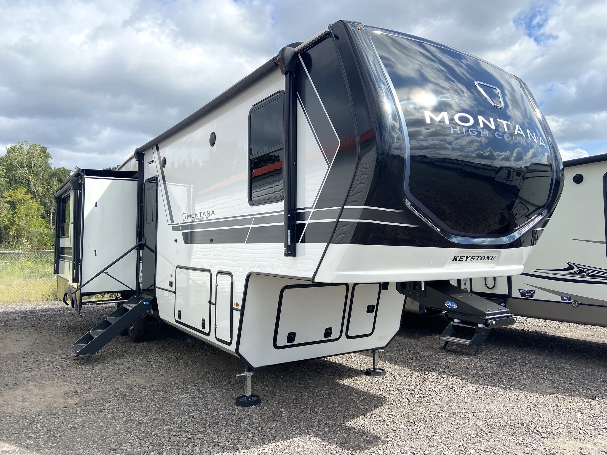 Used 2026 Keystone Montana High Country 325RK available in Russellville, Arkansas