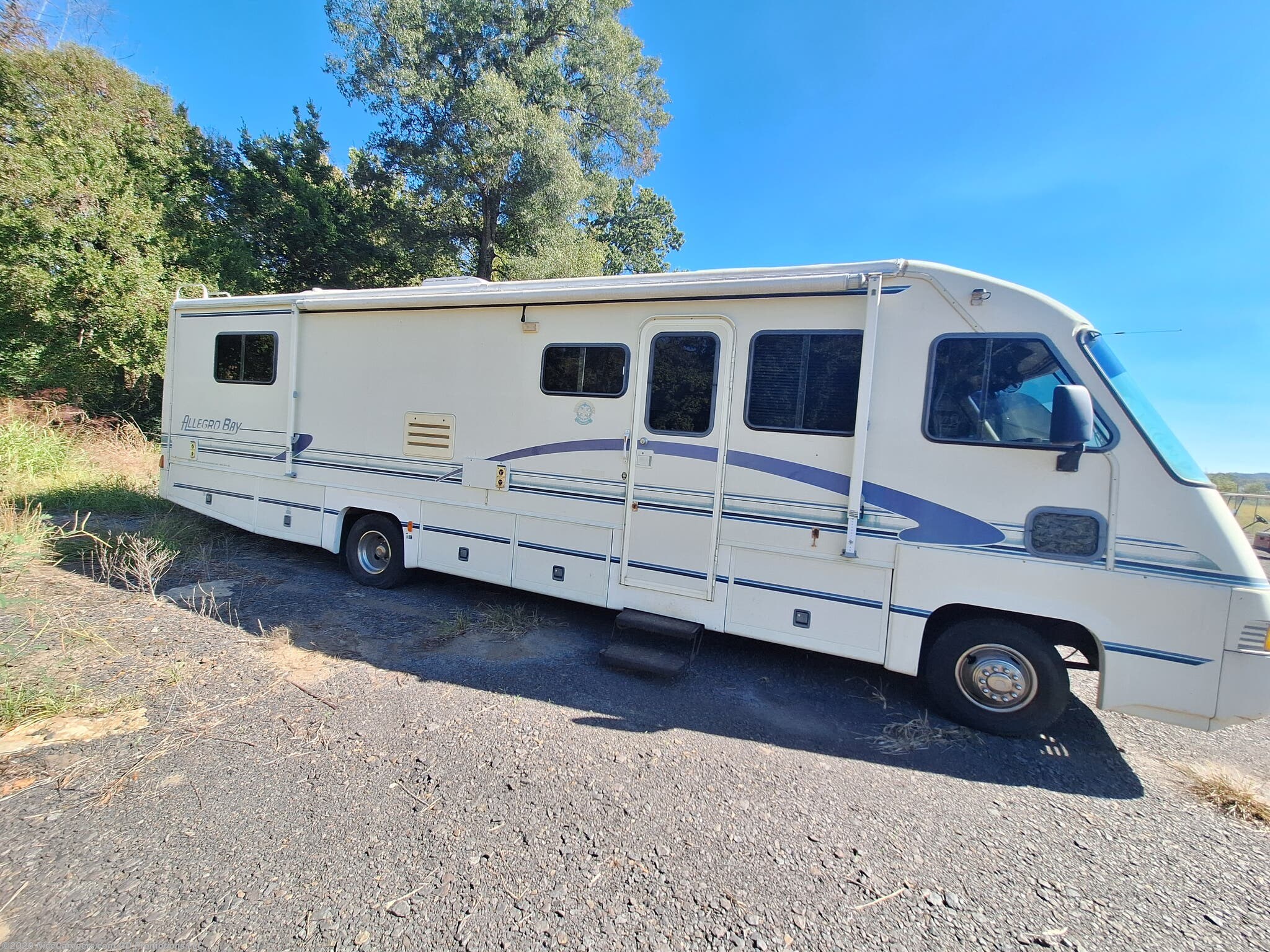 Used 1995  Tiffin Allegro Bay 34M by Tiffin from NiceCampers.com in Russellville, AR