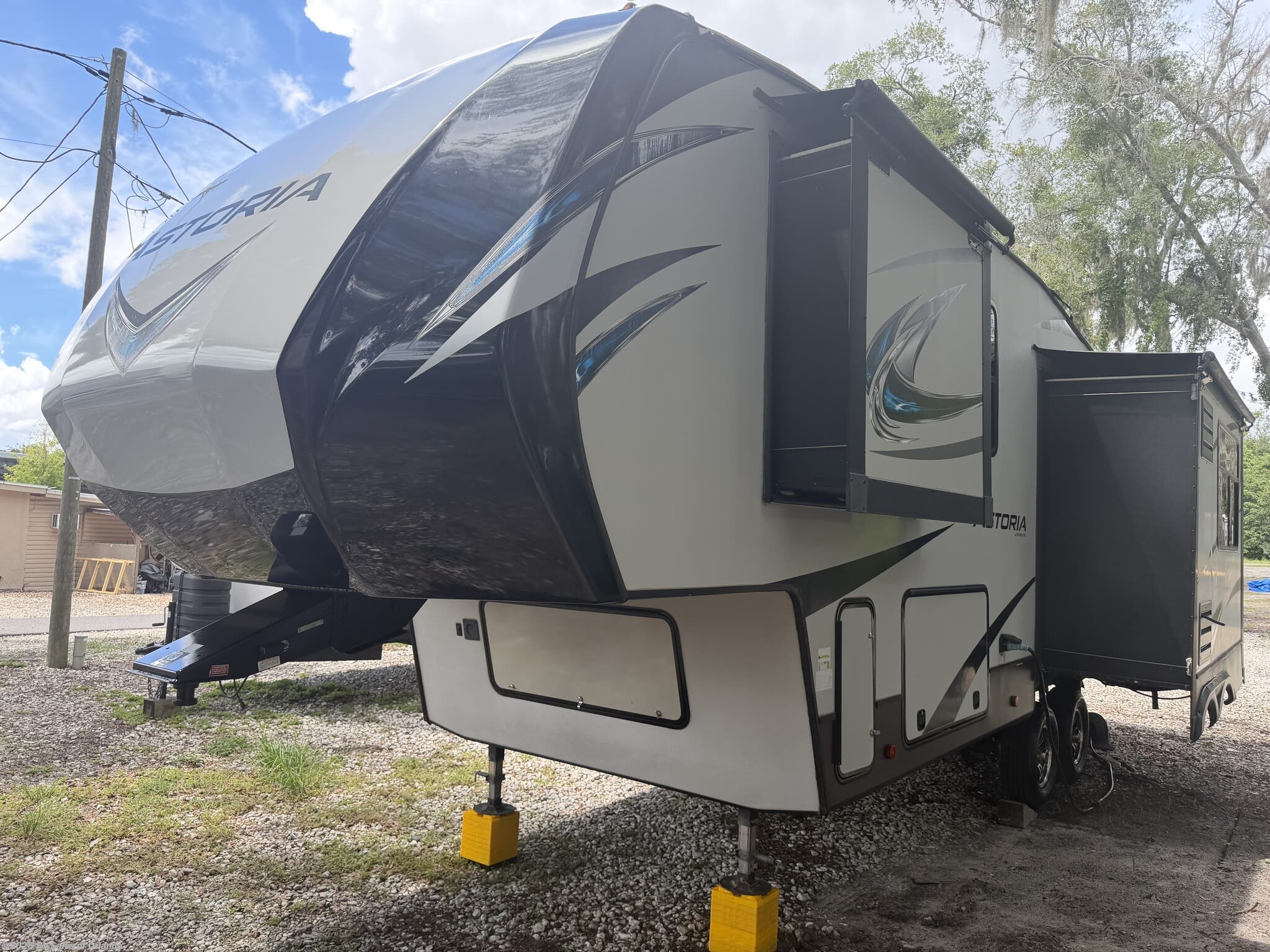 Used 2018 Aerolite Astoria 2513RLF available in Longwood, Florida