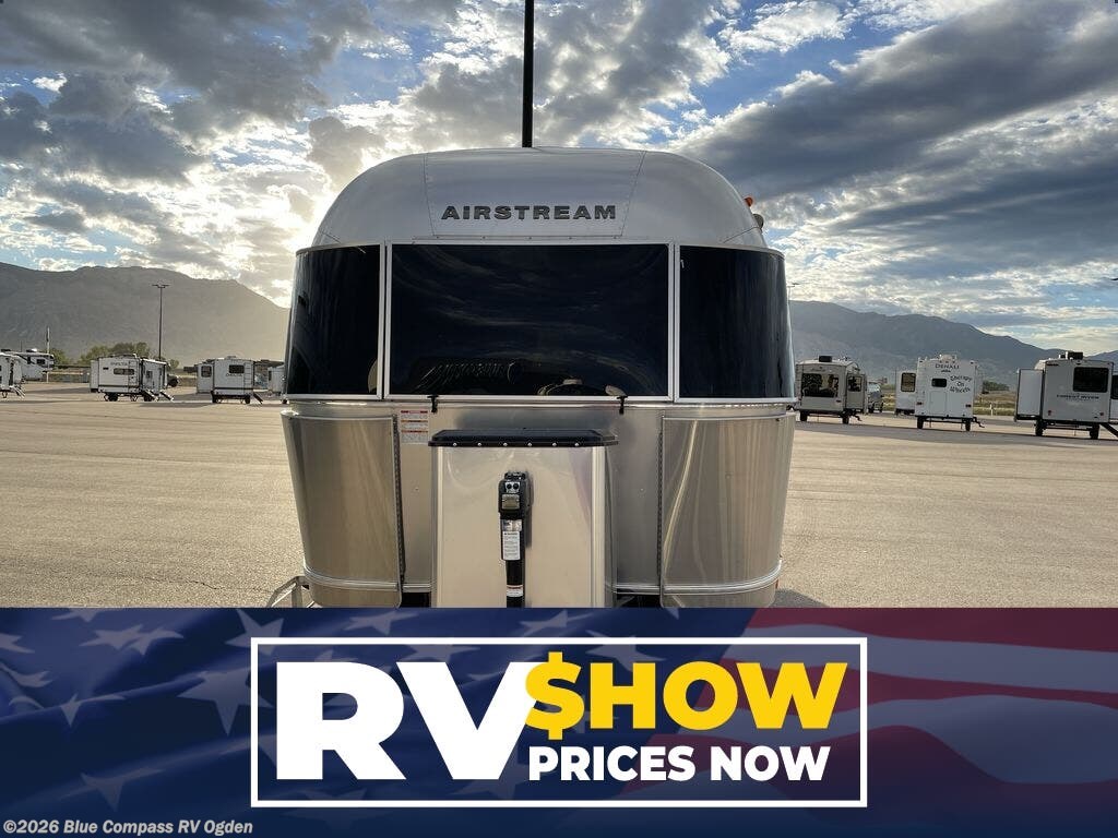 Used 2022  Airstream Flying Cloud 23CB Bunk by Airstream from Blue Compass RV Ogden in Marriott-Slaterville, UT