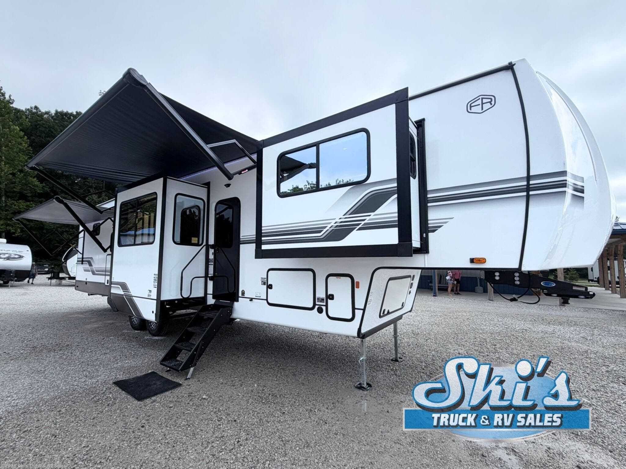 New 2027 Forest River Sabre 37FLH available in Rockville, Indiana