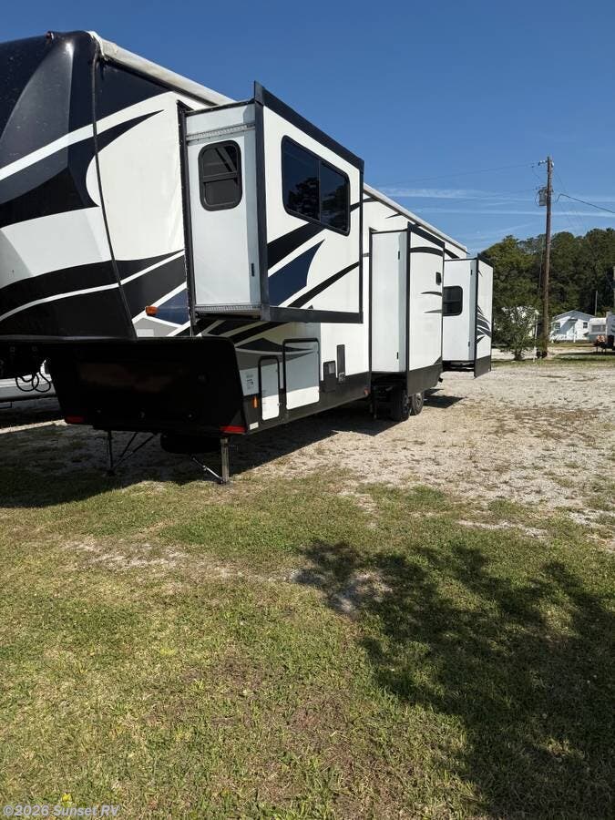 Used 2020 Heartland Milestone 379FLML available in Sunset Beach, North Carolina