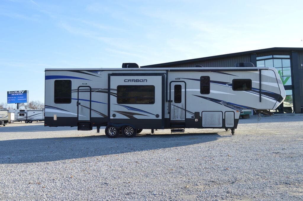 Used 2016  Keystone Carbon 357 by Keystone from Show Me RV in Clinton, MO