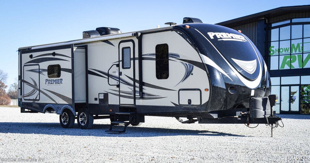 Used 2017  Keystone Bullet Premier 30RIPR by Keystone from Show Me RV in Clinton, MO