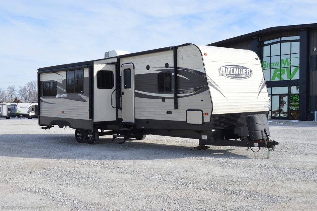 Used 2017  Prime Time Avenger 32QBI by Prime Time from Show Me RV in Clinton, MO