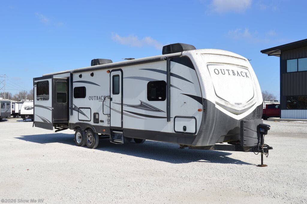Used 2017  Keystone Outback Diamond Super Lite 298RE by Keystone from Show Me RV in Clinton, MO