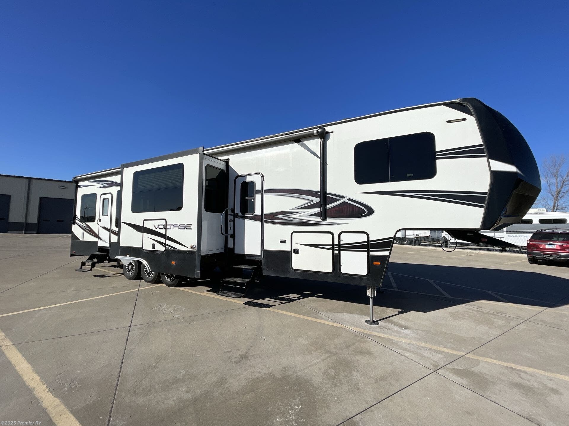 Used 2017 Dutchmen Voltage V3805 available in Blue Grass, Iowa