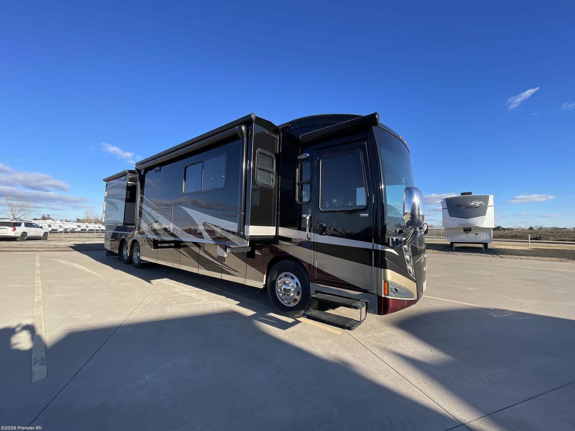 Used 2012 Itasca Ellipse 42QD available in Blue Grass, Iowa