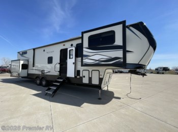 Used 2023 Keystone Montana High Country 377FL available in Blue Grass, Iowa