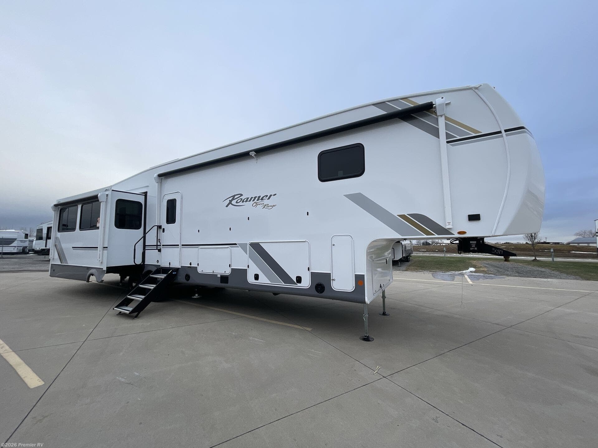 New 2026 Highland Ridge  ROAMER 35MRQS available in Blue Grass, Iowa