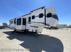 Used 2025 Palomino Columbus 388FKH available in Blue Grass, Iowa
