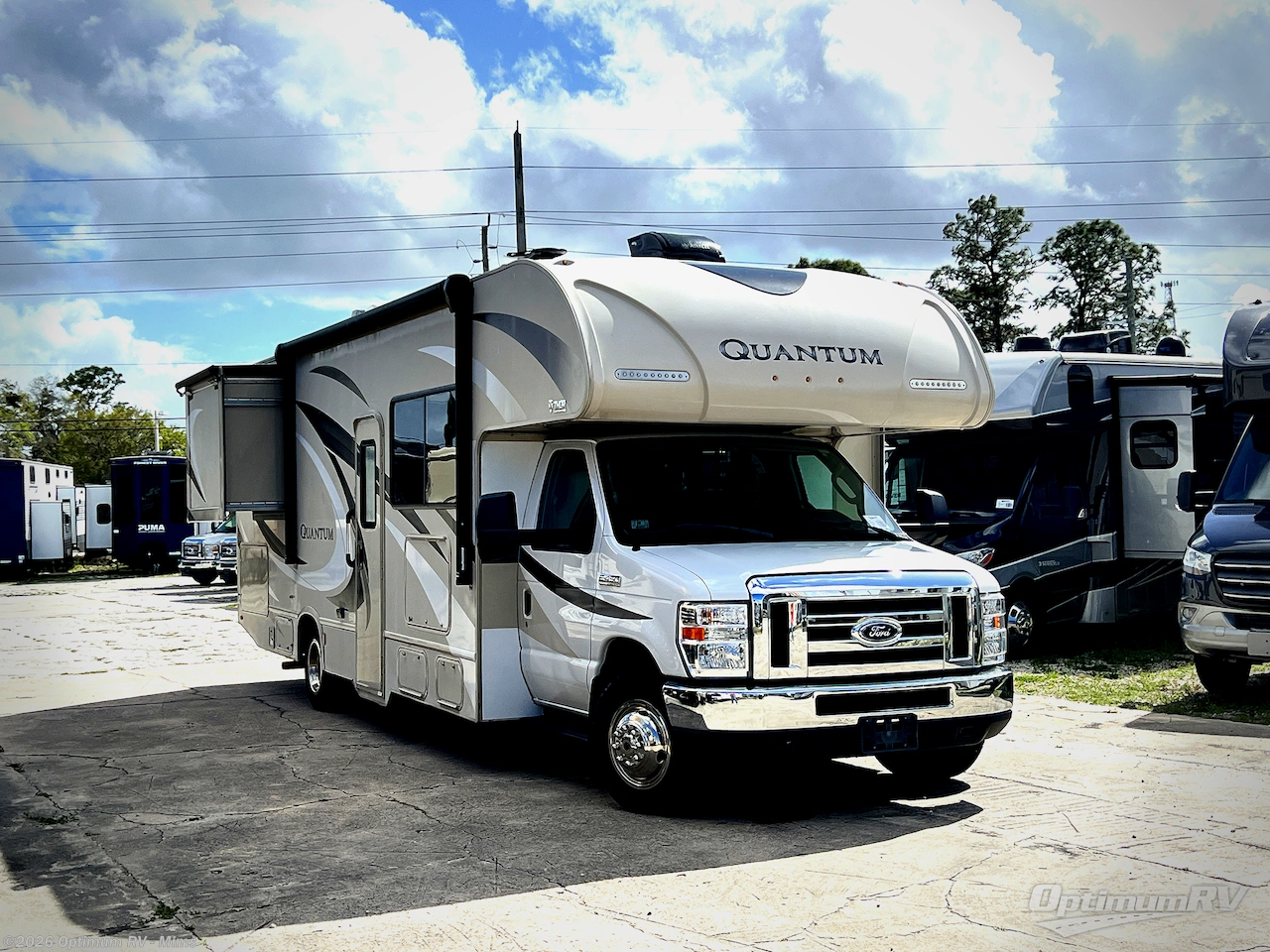 Used 2018 Thor  Quantum RW28 available in Mims, Florida