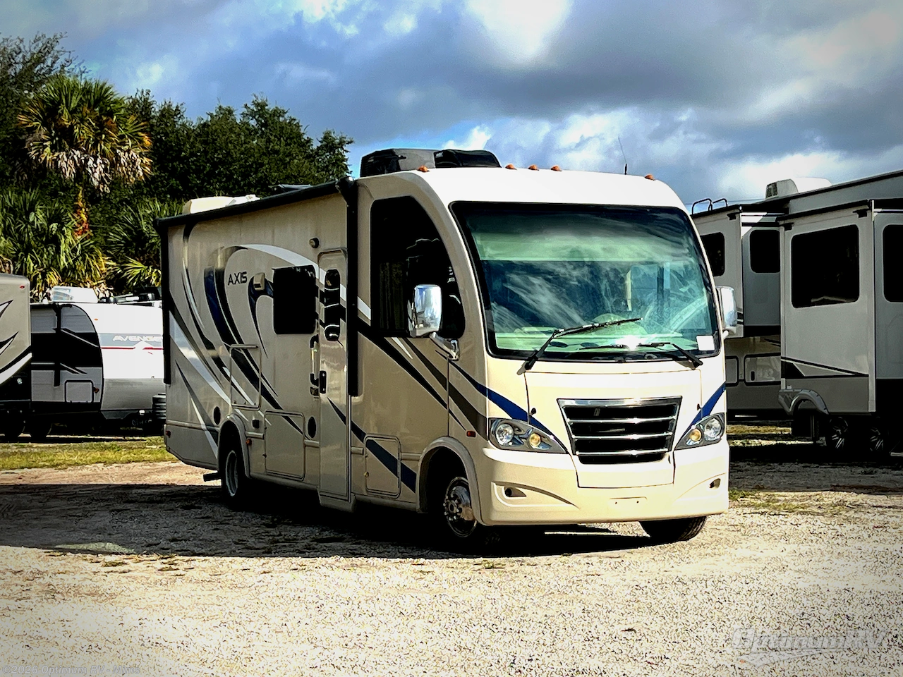 Used 2017 Thor  Axis 25.3 available in Mims, Florida