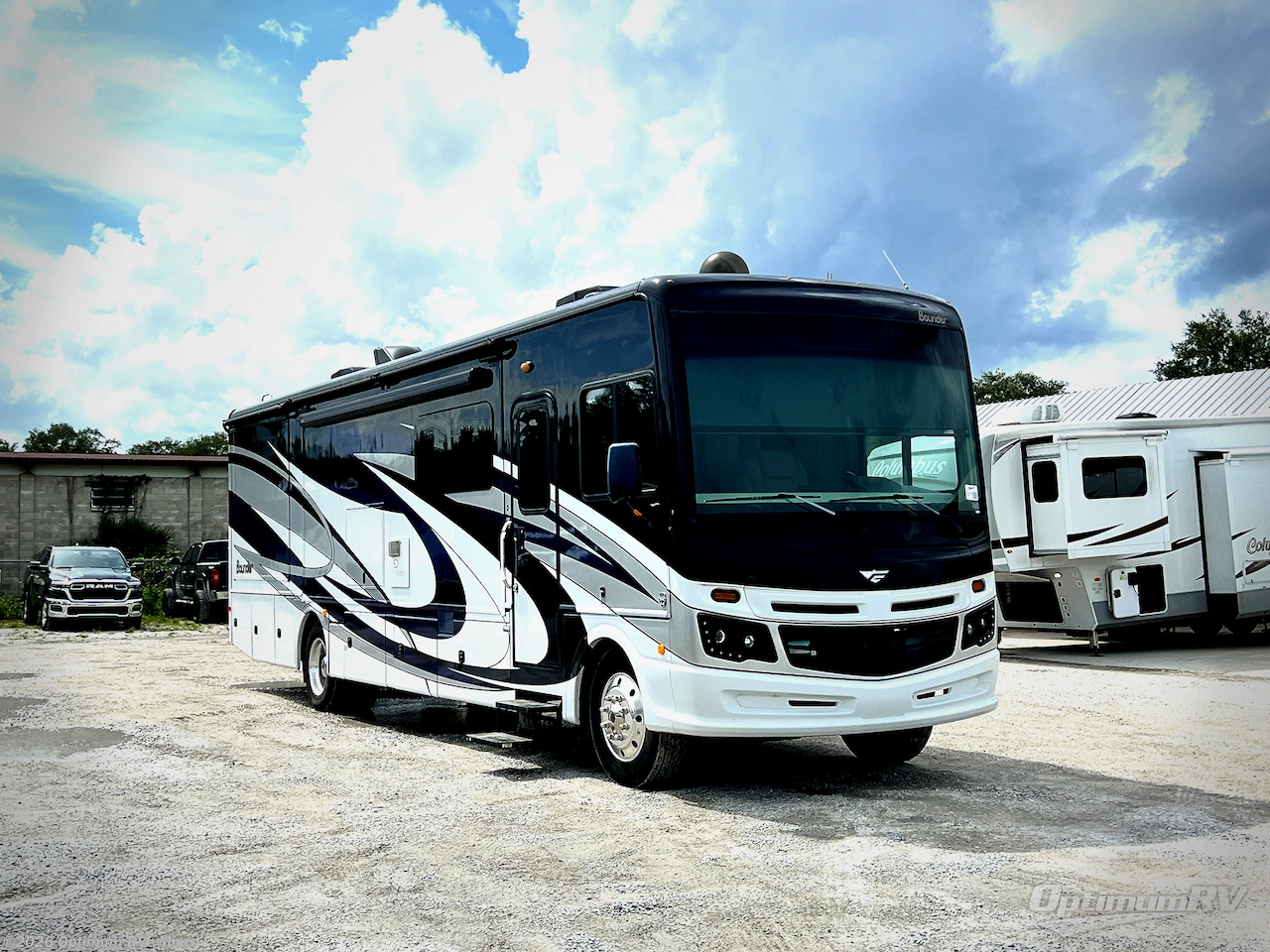 Used 2020  Fleetwood Bounder 35P by Fleetwood from Optimum RV - Mims in Mims, FL