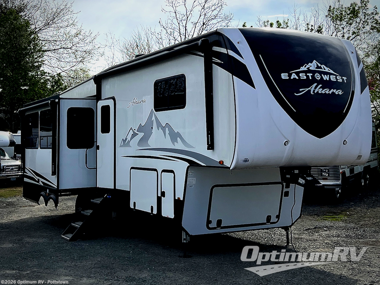 Used 2023 East to West Ahara 325RL available in Pottstown, Pennsylvania