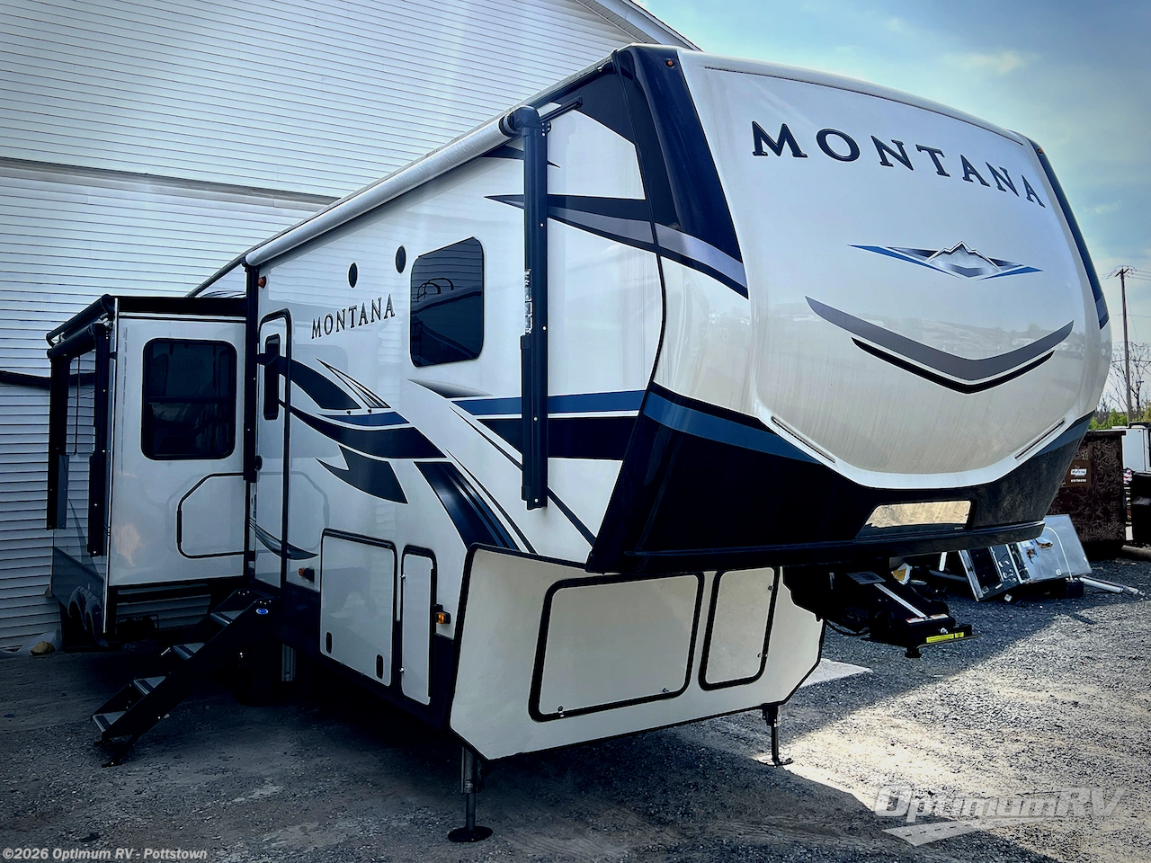 Used 2021 Keystone Montana 3121RL available in Pottstown, Pennsylvania
