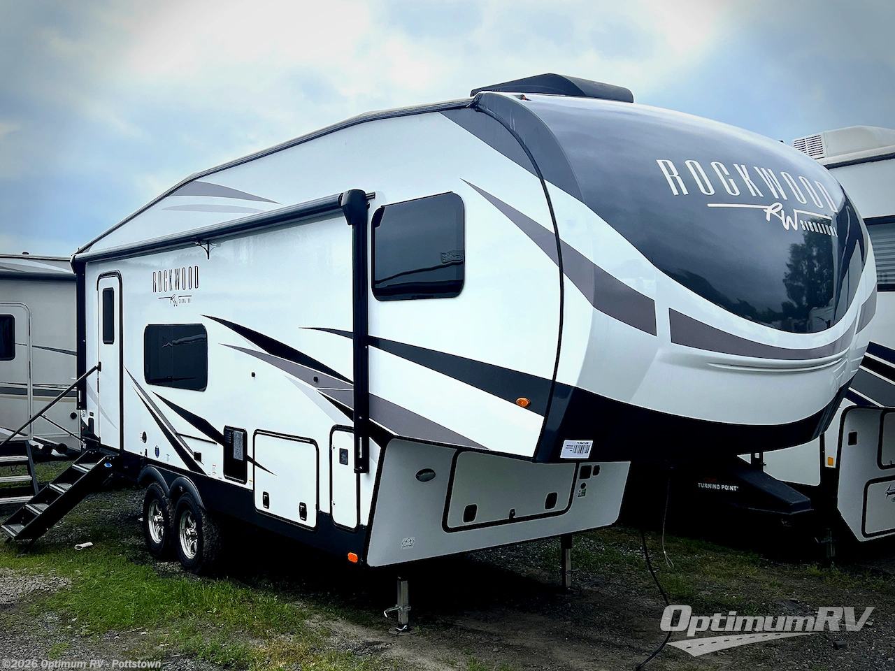 Used 2024 Forest River Rockwood Signature 282RD available in Pottstown, Pennsylvania