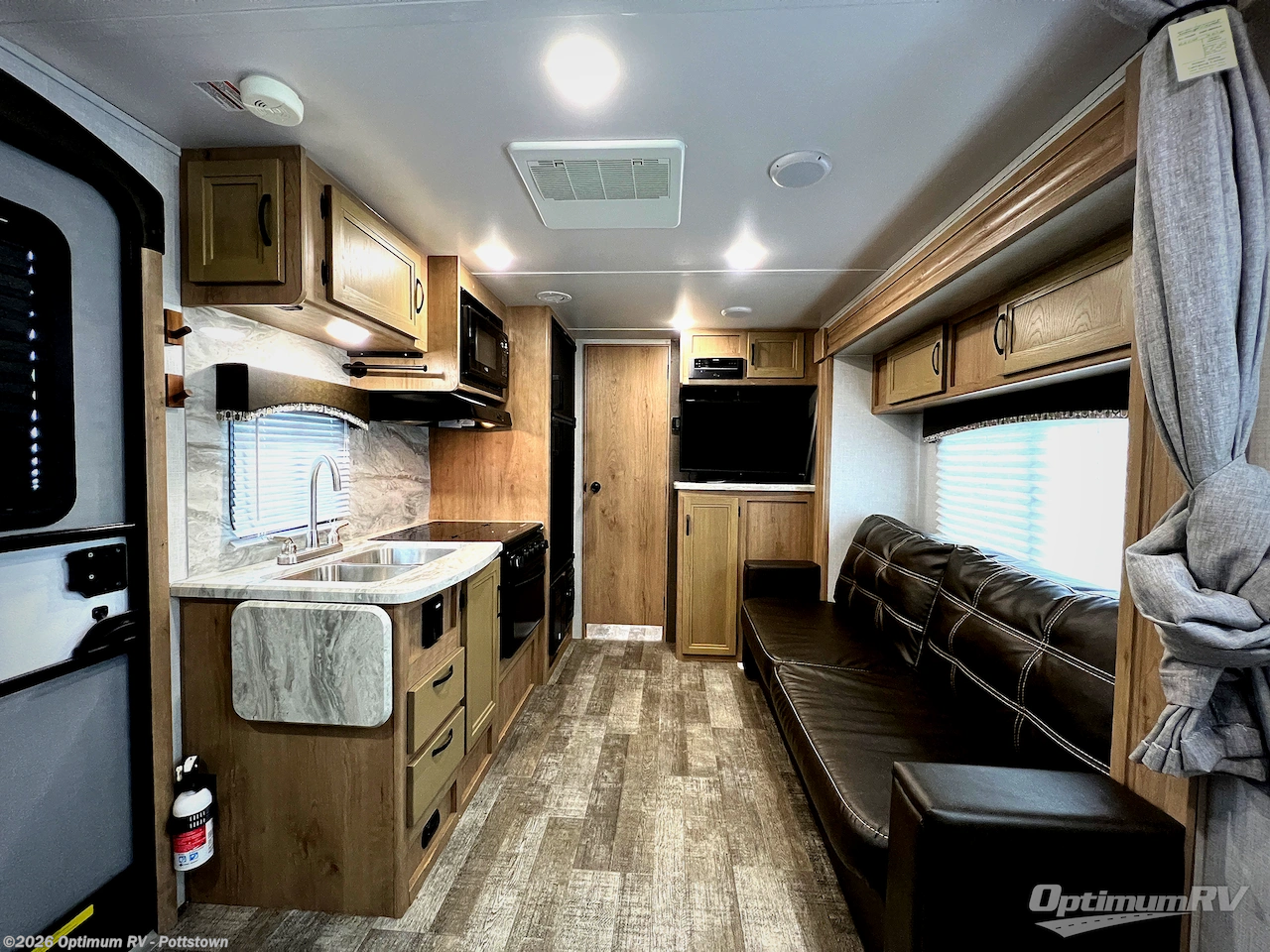 Used 2021 Winnebago Micro Minnie 2106DS available in Pottstown, Pennsylvania