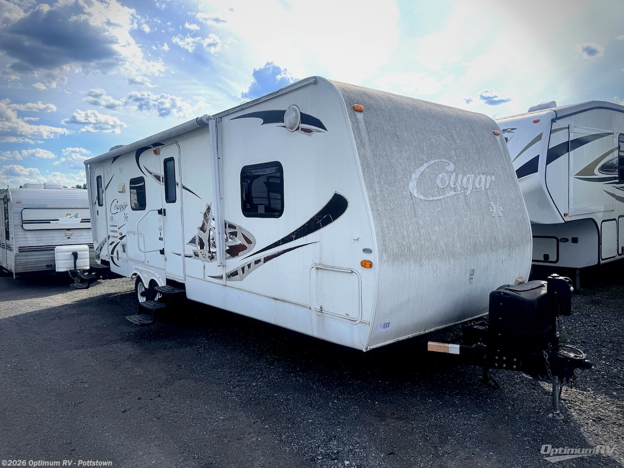 Used 2010 Keystone Cougar X-Lite 26BRS available in Pottstown, Pennsylvania