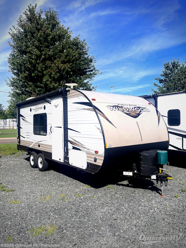 Used 2019 Forest River Wildwood X-Lite 201BHXL available in Pottstown, Pennsylvania
