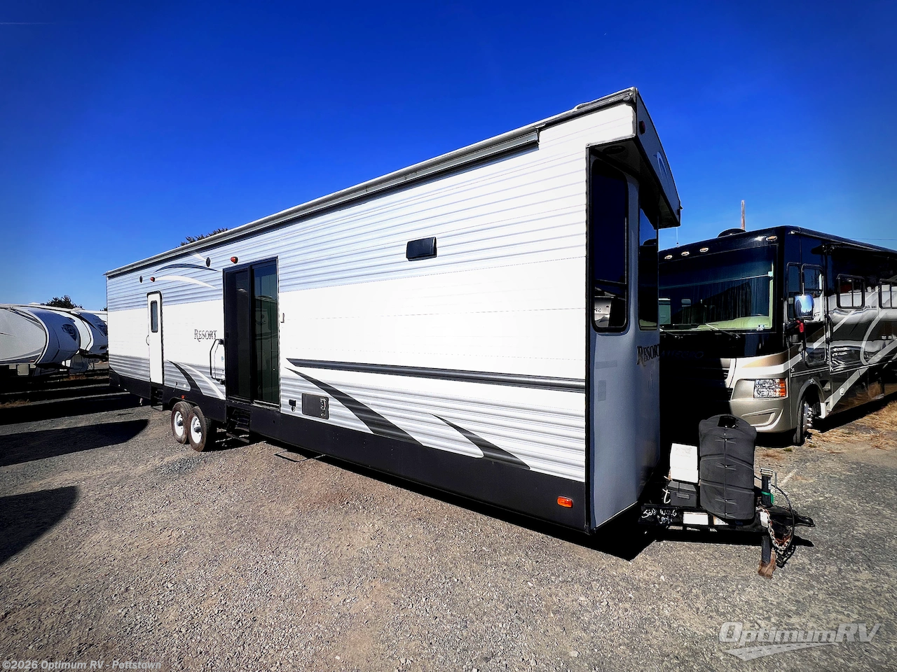 Used 2017 Heartland Resort 41FK available in Pottstown, Pennsylvania