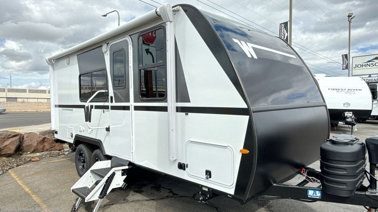 New 2026 Winnebago Micro Minnie 2108DS available in Medford, Oregon