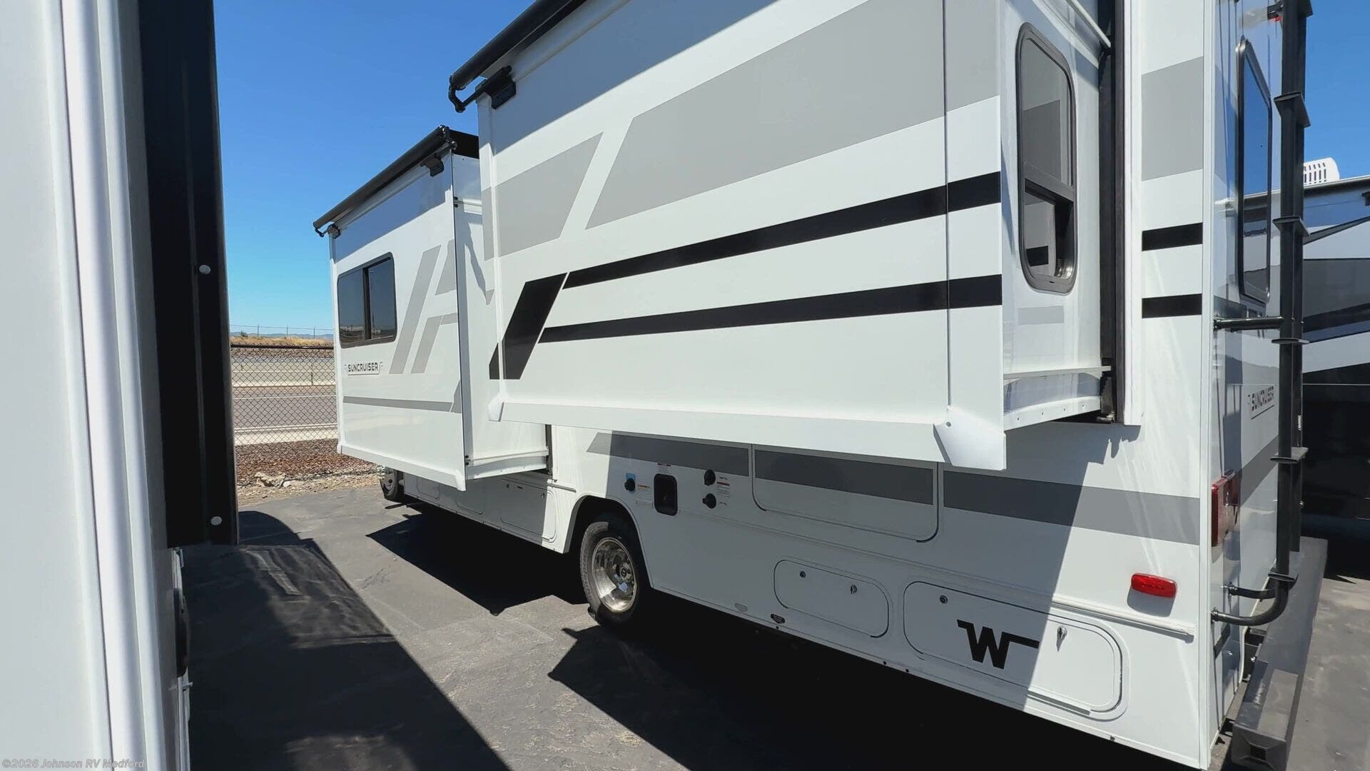 New 2027 Winnebago Suncruiser 26FE available in Medford, Oregon