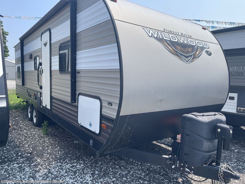 Used 2019 Forest River Wildwood 26DBL available in Columbia City, Indiana