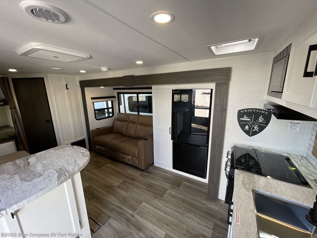 New 2026 Venture RV Stratus SR302VBH available in Columbia City, Indiana